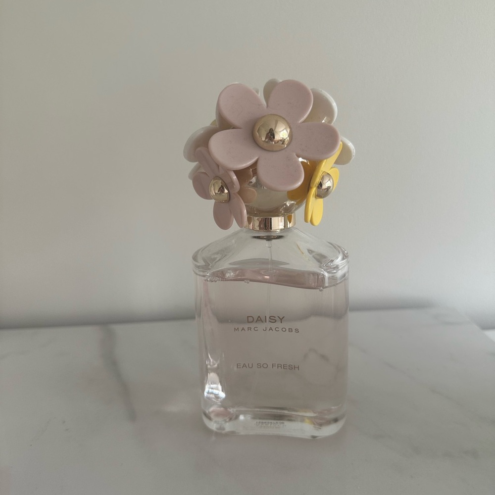 Marc Jacobs Daisy Eau So Fresh with Floral Cap